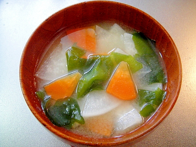 大根にんじんワカメの味噌汁 レシピ 作り方 By Mint74 楽天レシピ