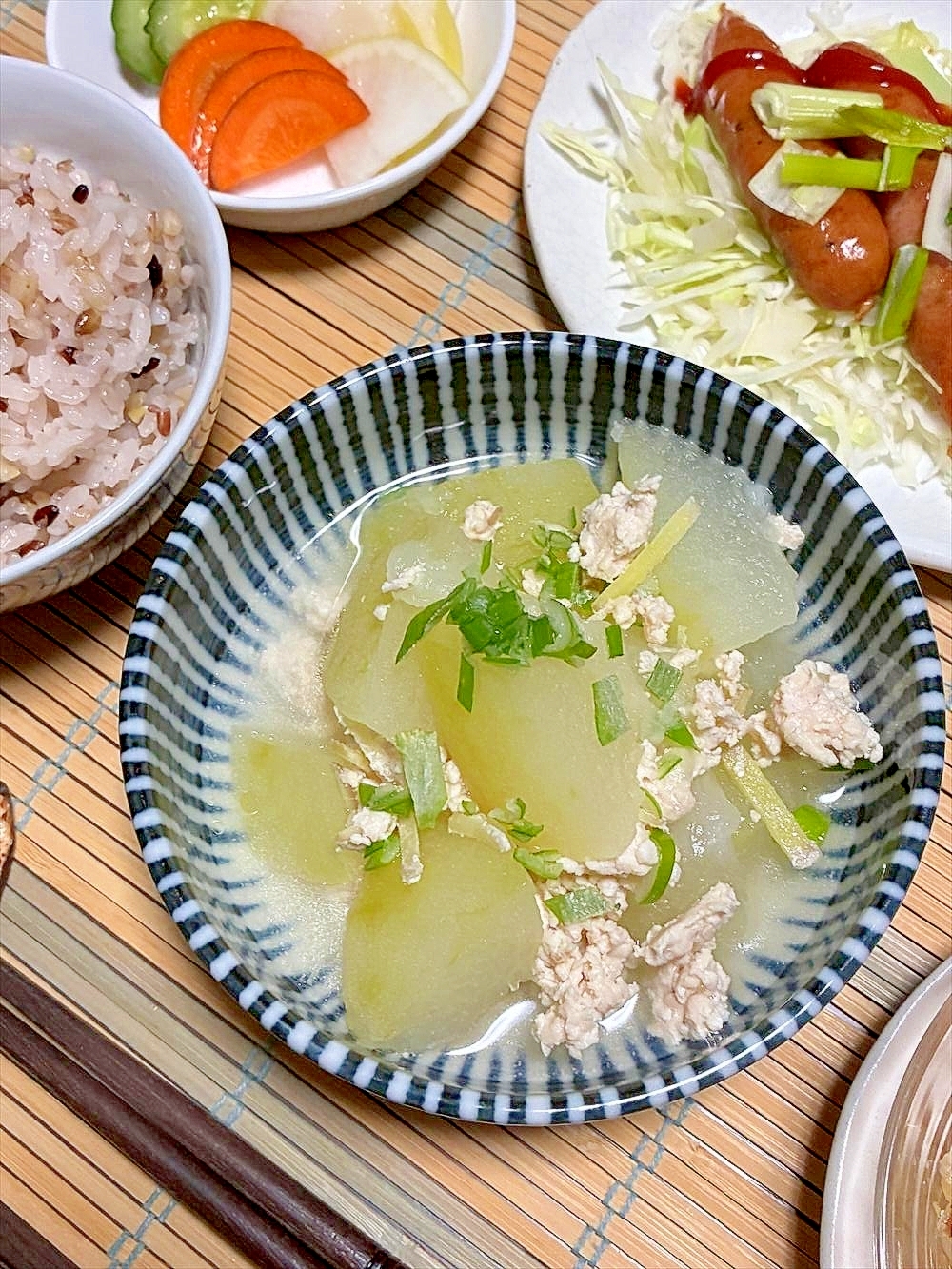 冬瓜解体ショーからお送りする鶏ひき肉との優しい炊き