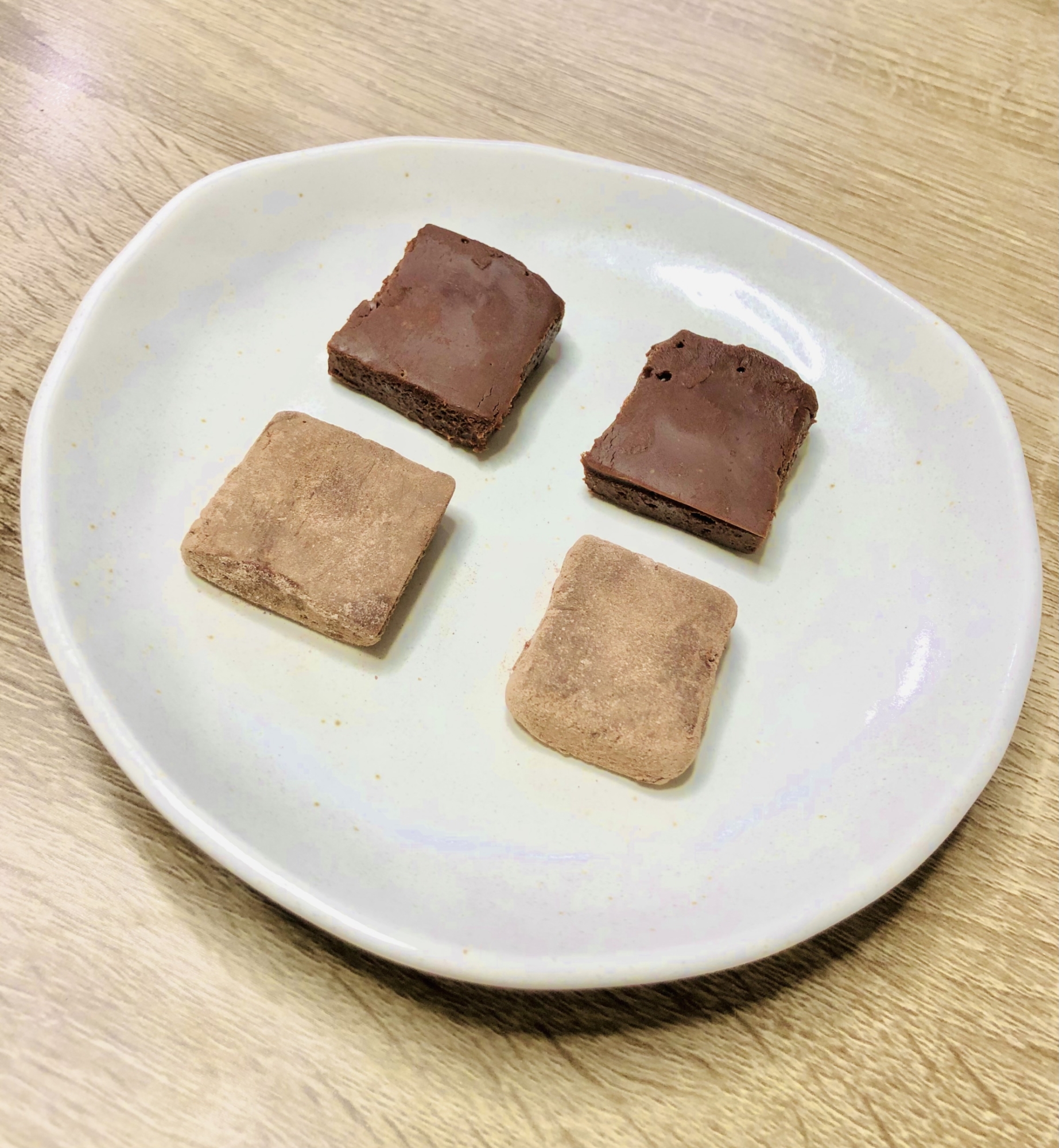 レンジで簡単！生クリームなしでとろける生チョコ