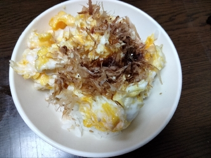 チーズ入りスクランブルエッグ丼