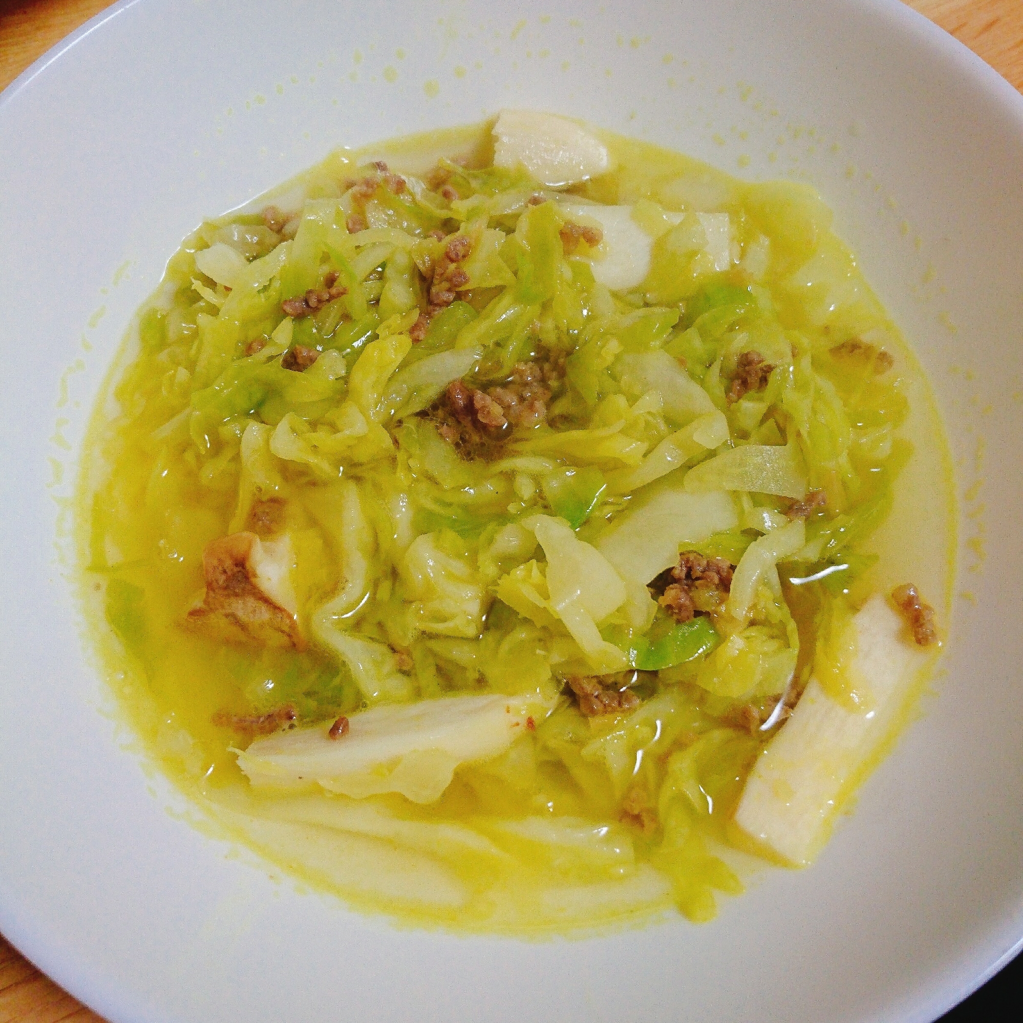キャベツと合挽き肉のサッパリカレースープ