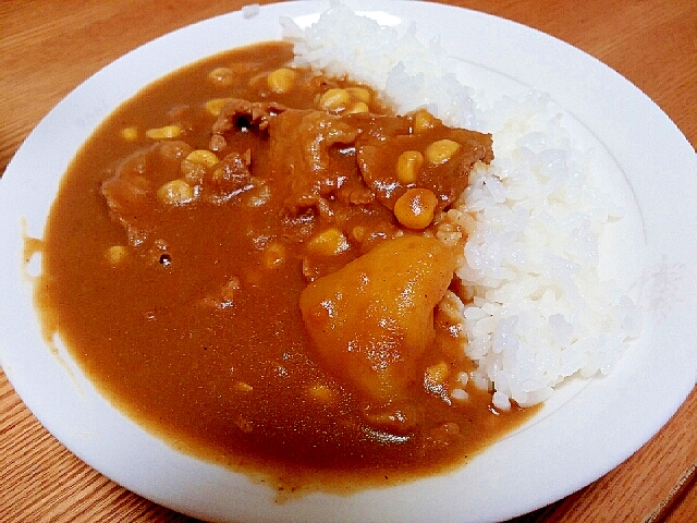 子どもが喜ぶ♪コーンとカボチャの甘口カレー