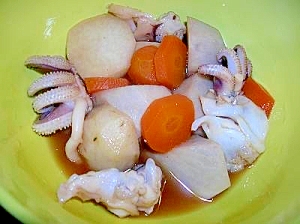 ル・クルーゼで・げそと里芋の煮物