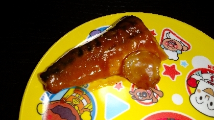 骨抜き塩サバで♪
子供たちもパクパク！ご飯がススム〜<(￣︶￣)>
ごちそうさま(๑´ڡ`๑)