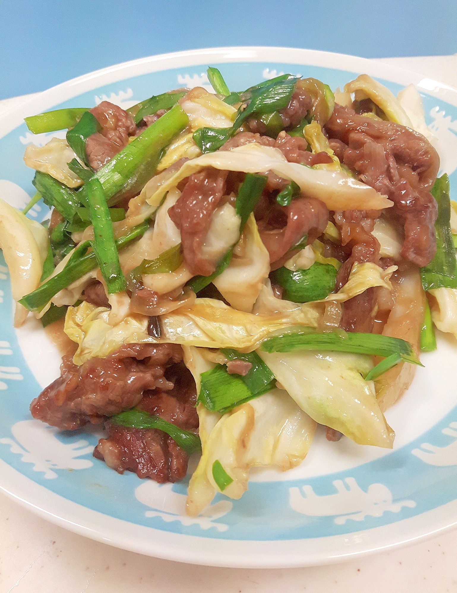 簡単!牛肉+ニラ+キャベツの甘辛スタミナ炒め♪