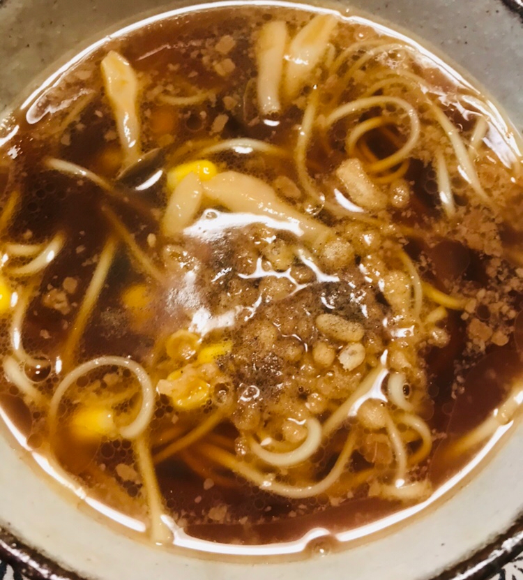 しめじとコーン、天かすの尾道ラーメン