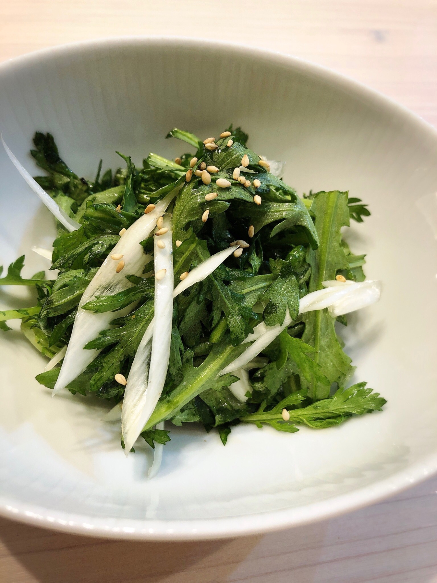 ぱくぱく食べれる茹でない春菊ナムル レシピ 作り方 By レミーヤ おうち居酒屋 楽天レシピ