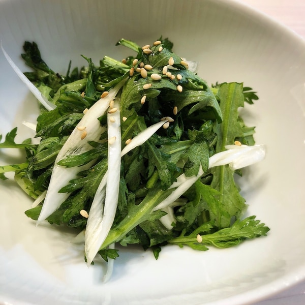 ぱくぱく食べれる茹でない春菊ナムル レシピ 作り方 By レミーヤ おうち居酒屋 楽天レシピ ぱくぱく食べれる茹でない春菊ナムル レシピ 作り方 By レミーヤ おうち居酒屋 楽天レシピ