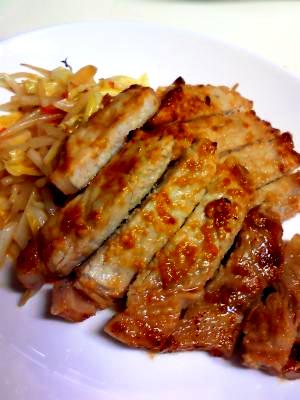 漬け込めば保存もOK！豚肉の味噌漬け