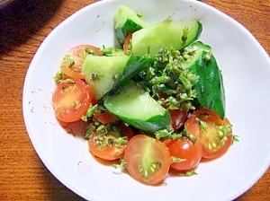 シソの実で作る♪プチプチ野菜サラダ