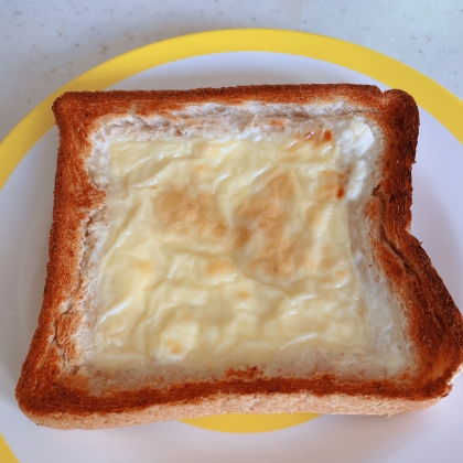 おはようございます
パンの内側凹ませてるから、食べ応えがありますね❗️
熱々は火傷注意との事で、少し粗熱を取ってから、食べました