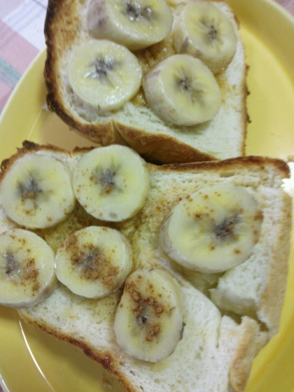 ピーナッツバターとバナナのトースト