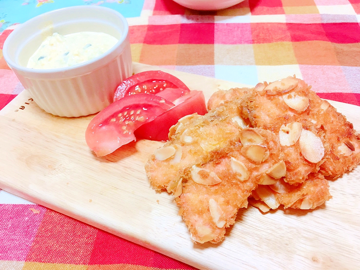サクッとアーモンド衣 DE ひとくちサーモンフライ