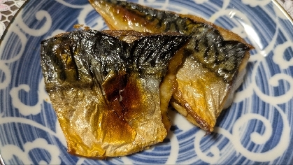 フライパンで簡単！ごま油香る♪鯖の塩焼き