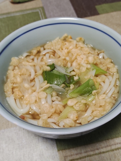 熱々おいしい♡天かすたっぷり鍋焼きうどん
