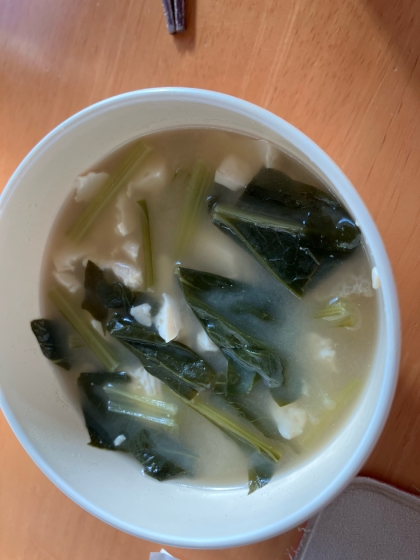 ほうれん草とわかめと麩の味噌汁