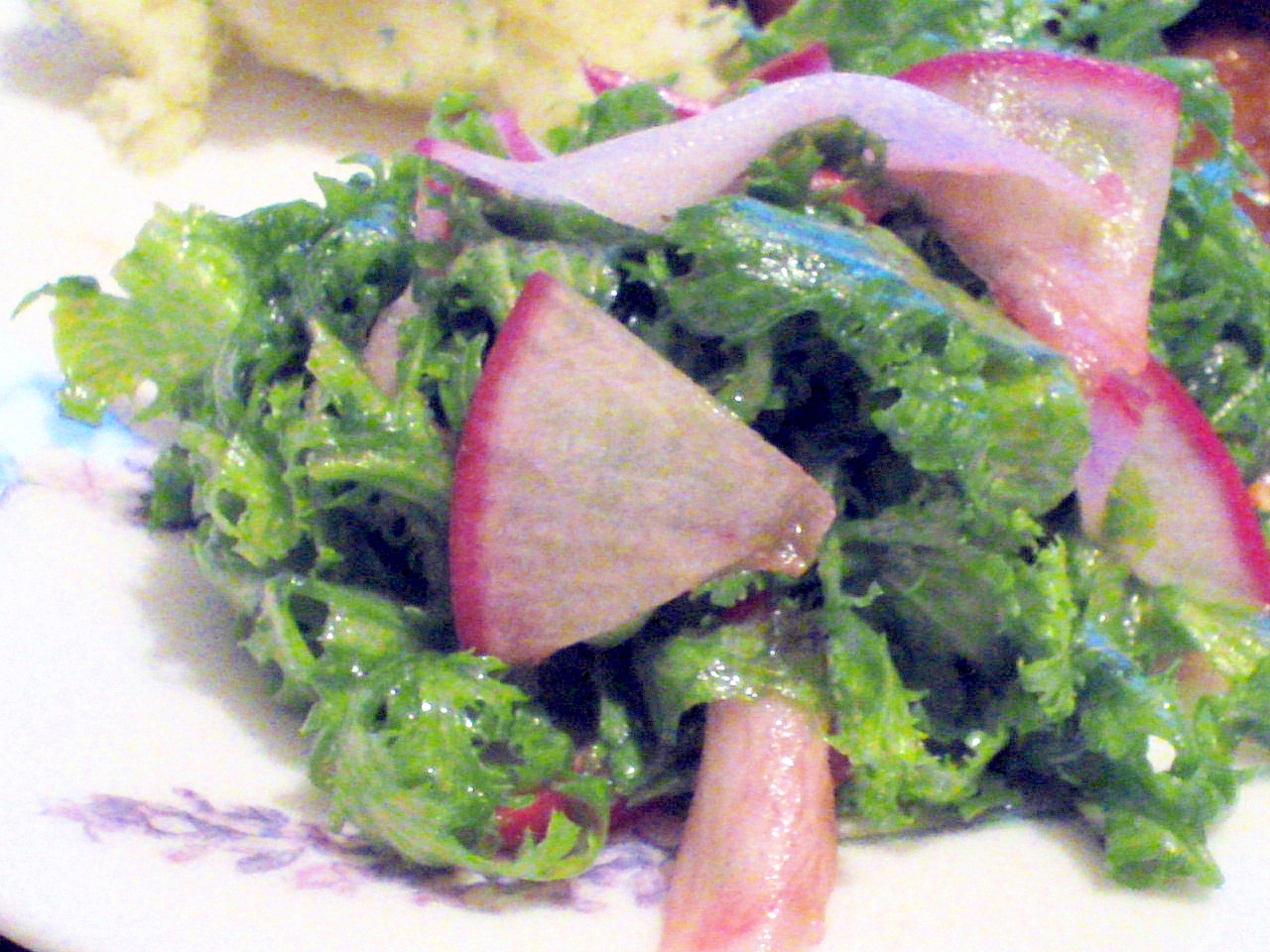 わさび菜と赤カブの簡単カラフルサラダ