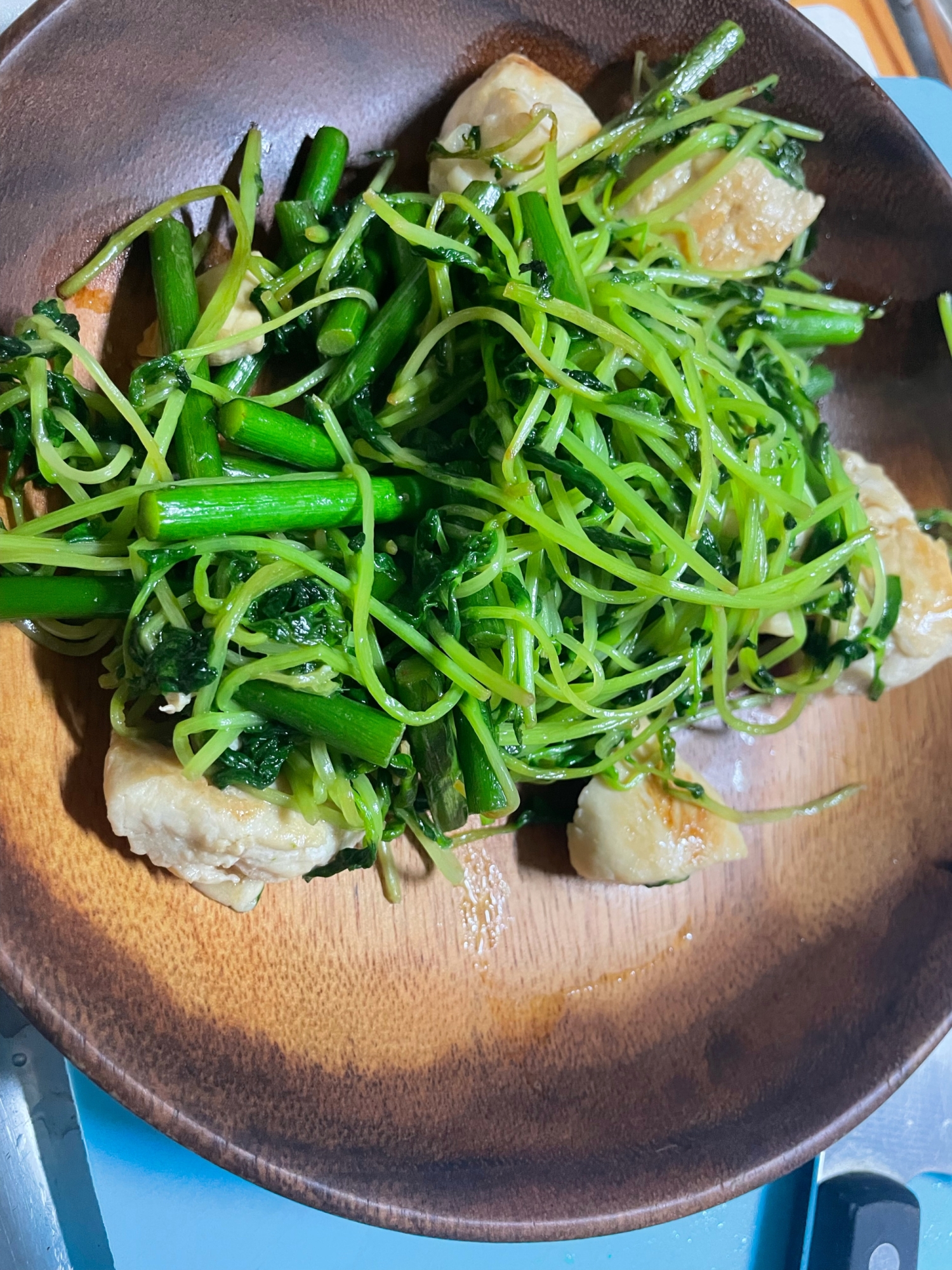 ヘルシーANDスタミナ料理!スタミナ豆苗炒め!