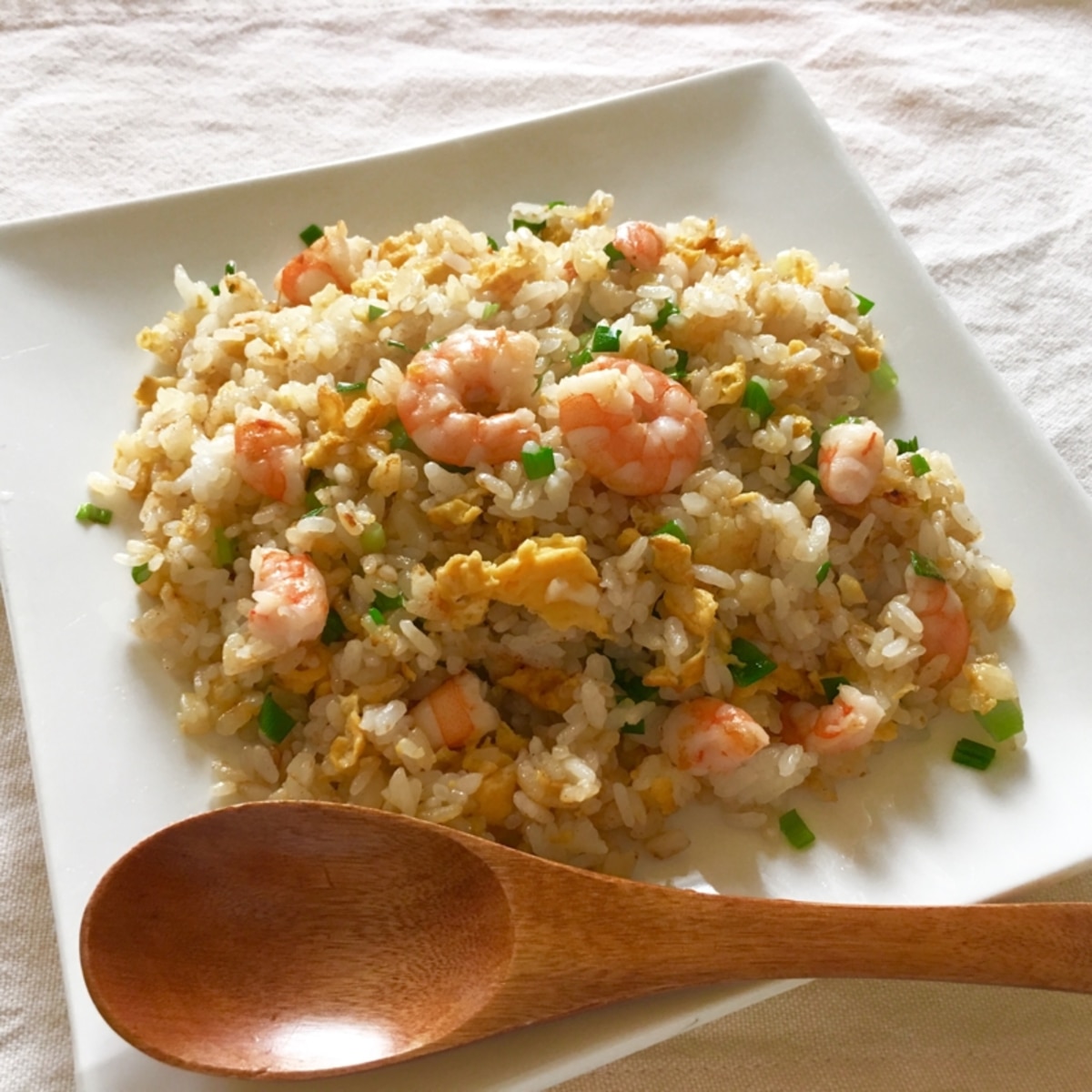 顆粒鶏ガラで簡単 ボイルえびとネギ卵チャーハン レシピ 作り方 By Kuuuma 楽天レシピ