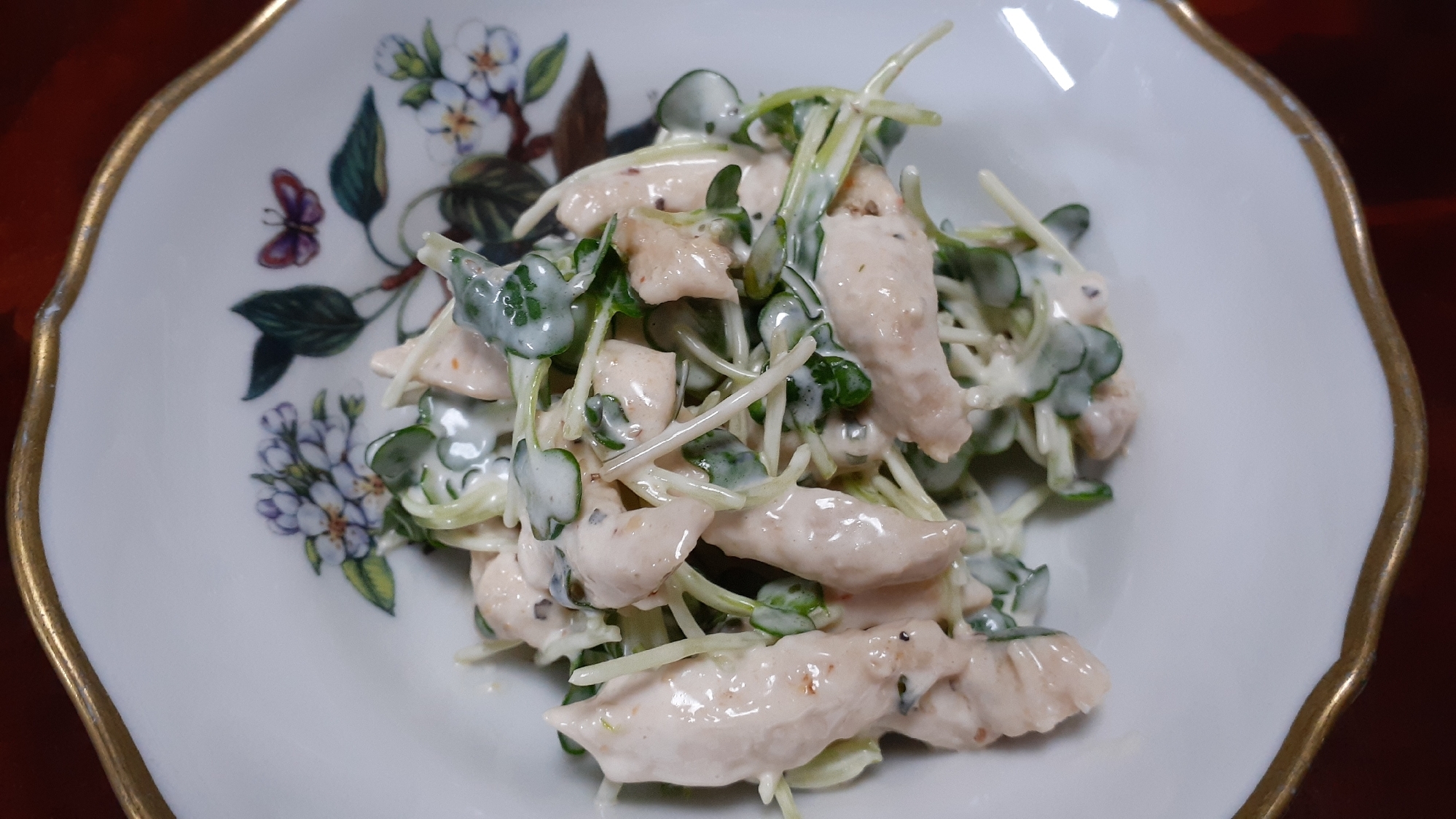 鶏胸肉ハーブ風味炒めとカイワレ大根のマヨ和え♪