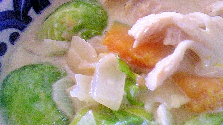 たもぎ茸と芽キャベツのミルクスープ