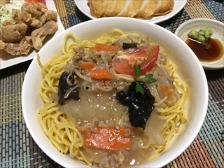 メンズに、麺多めでおつゆがすこぅし物足りない感じになってしまいましたが、麺好きメンズは大喜びですがっつり主食をドウモゴチソ様！