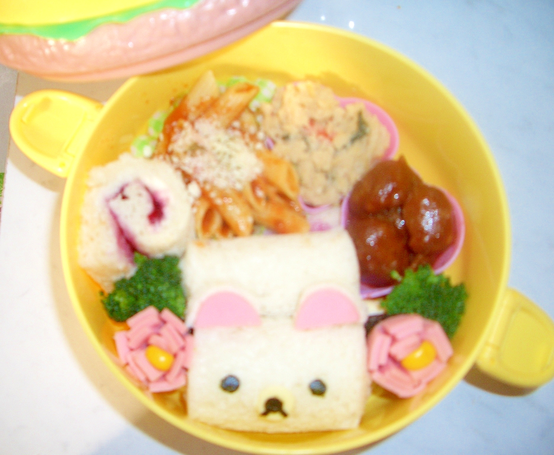 サンドウィッチでキャラ弁当！コリラックマ