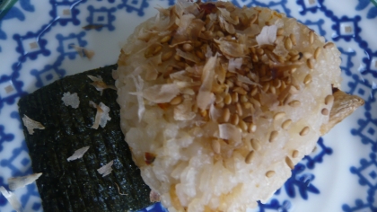 時短！炊き込みご飯の余りで☆「焼きおにぎり」