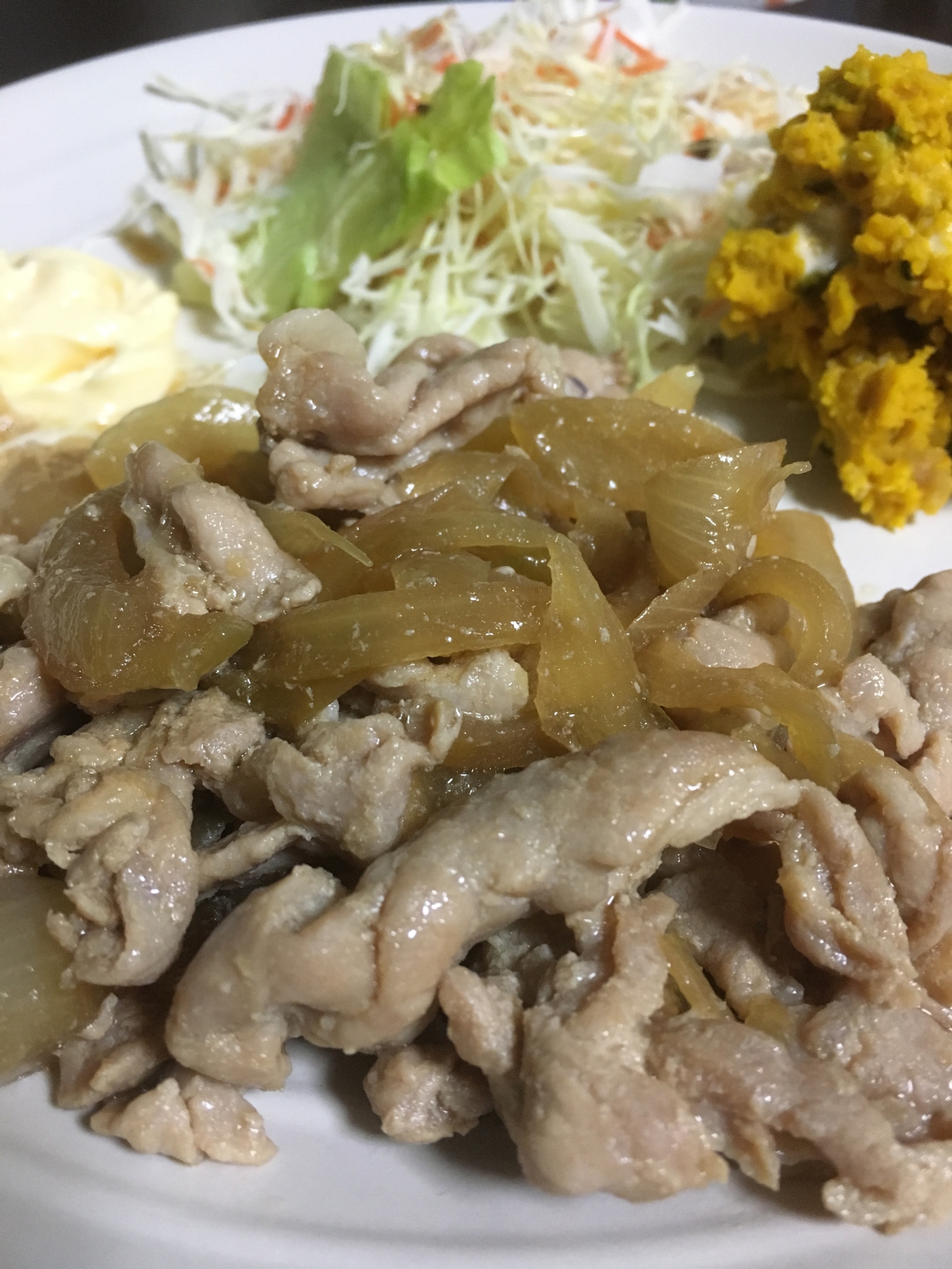 玉葱でカサ増し！！簡単生姜焼き★