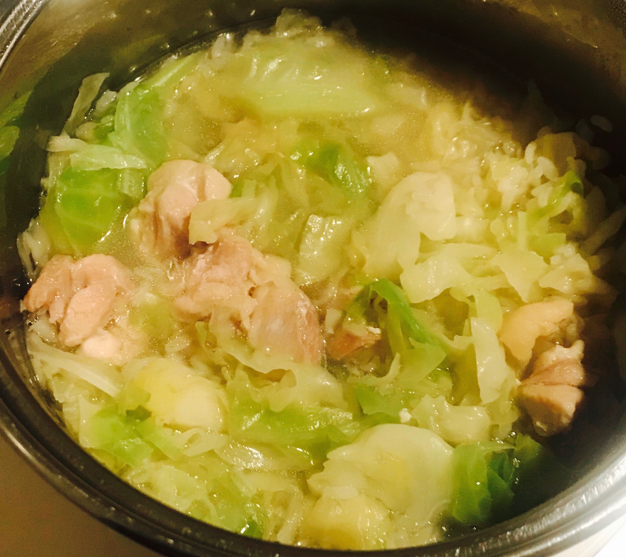 鶏肉とキャベツのやさしいスープ