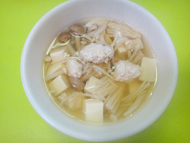 豆腐ときのこ鶏ひき肉のスープ