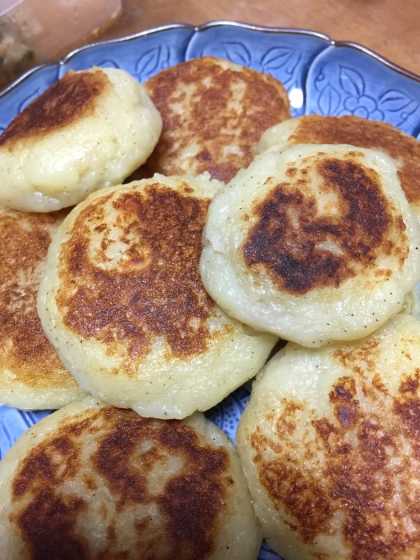 餃子の具の残りdeこんがりポテト餅まんじゅう