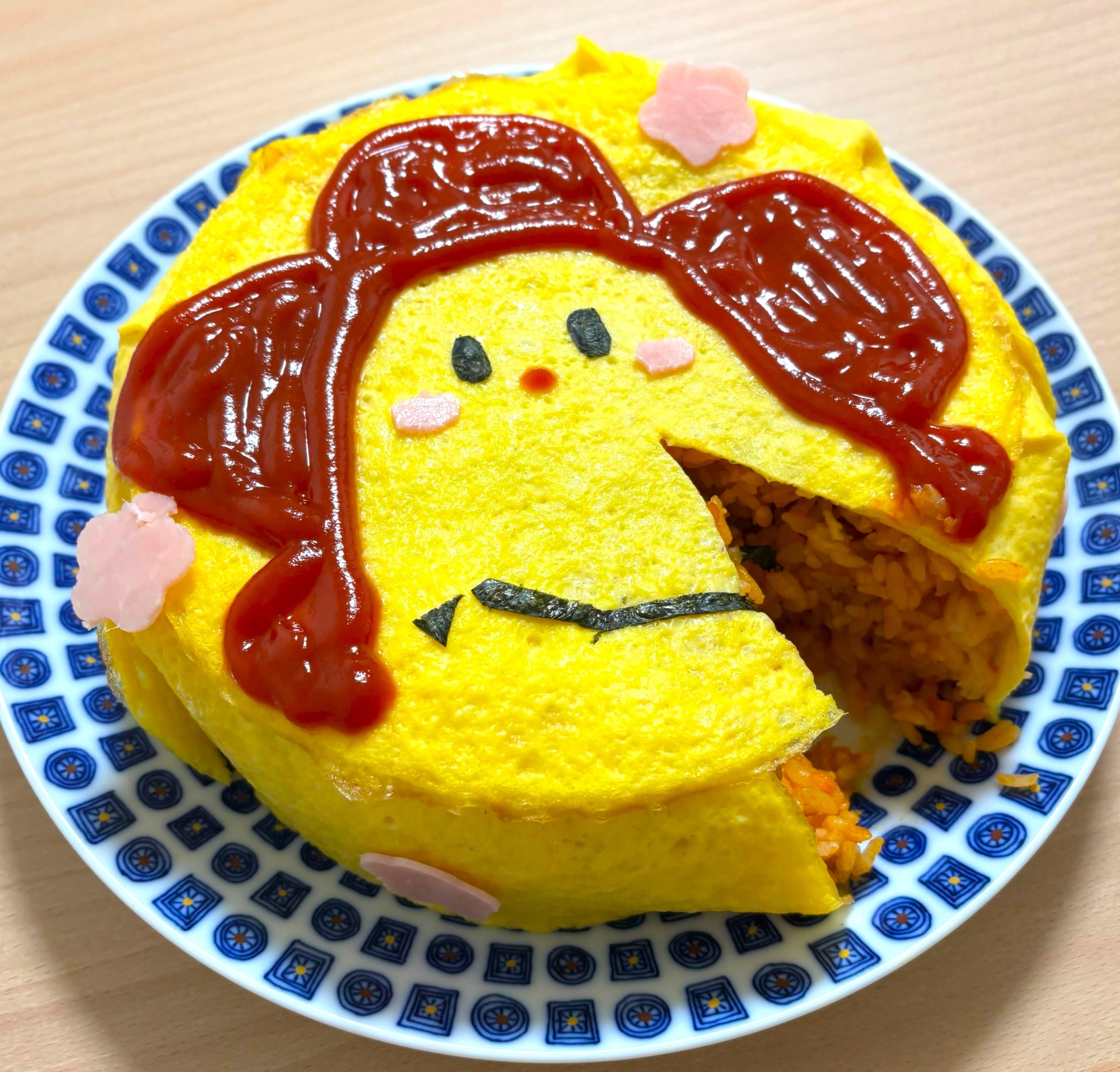 みんなでお祝い♪巨大サンサンオムライスケーキ!