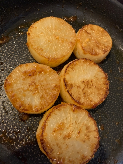 レンジで柔らかめにして焼きました。トロ甘くて美味しかったです