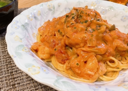 エビのトマトクリームパスタ