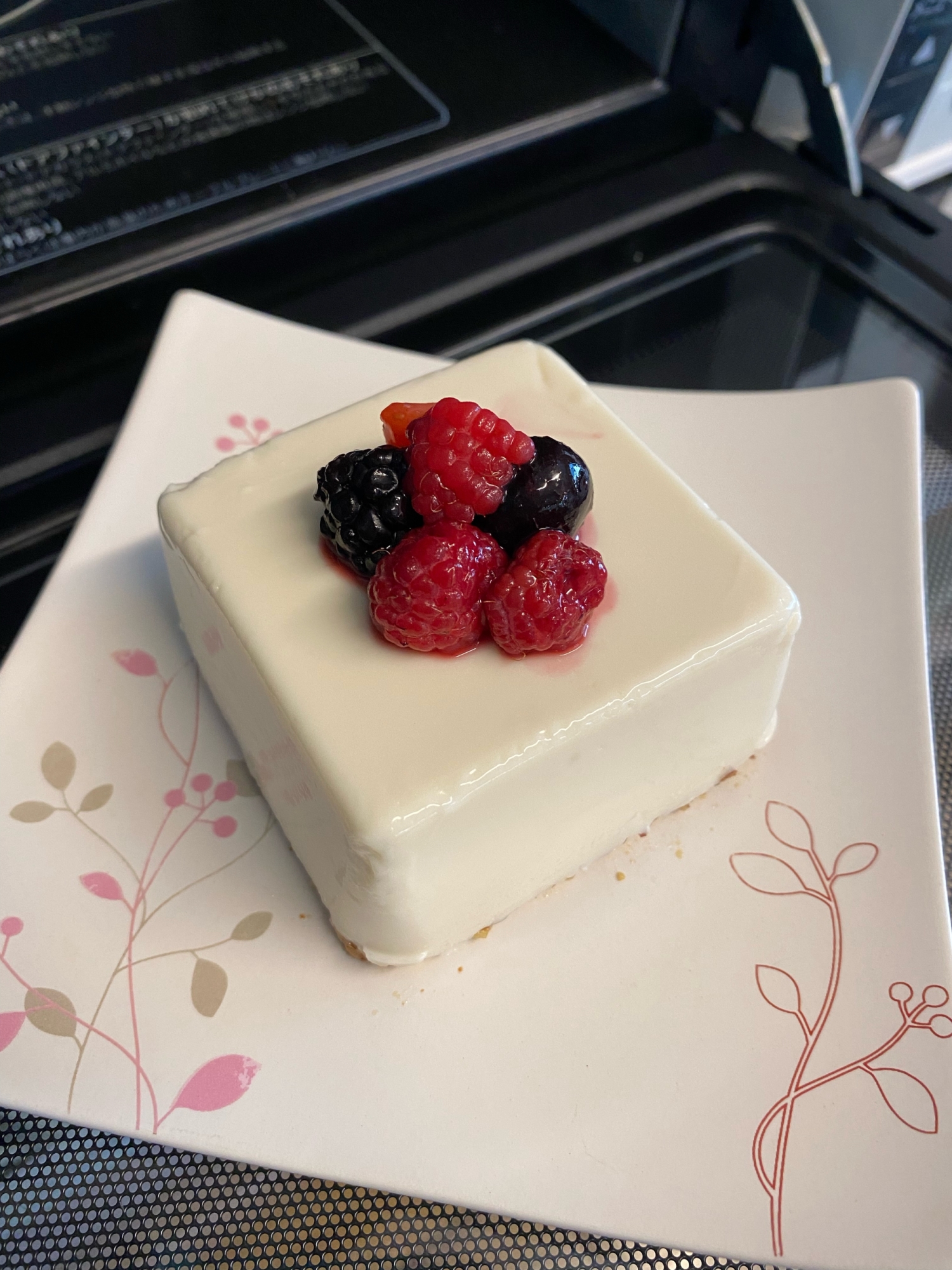 トーフの容器で❣️低糖質ヨーグルトレアチーズケーキ