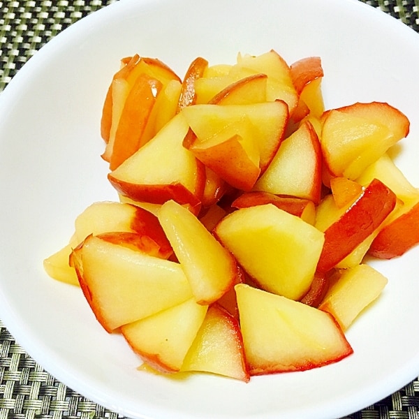 レンジで簡単 皮付きりんごのコンポート レシピ 作り方 By Polaris36 楽天レシピ