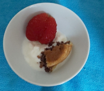 いちごと和菓子のヨーグルト