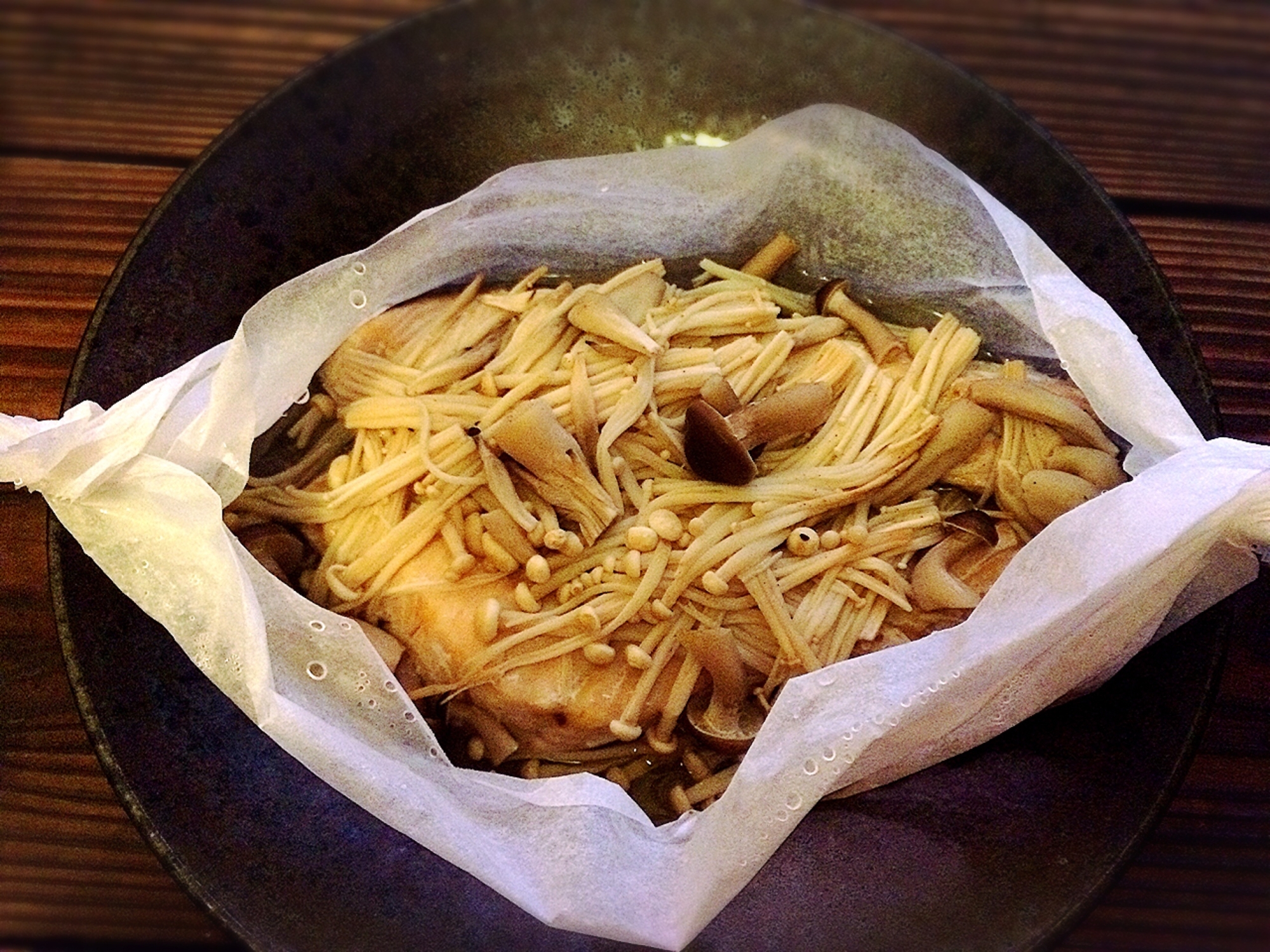 簡単！生鮭ときのこの蒸し焼き