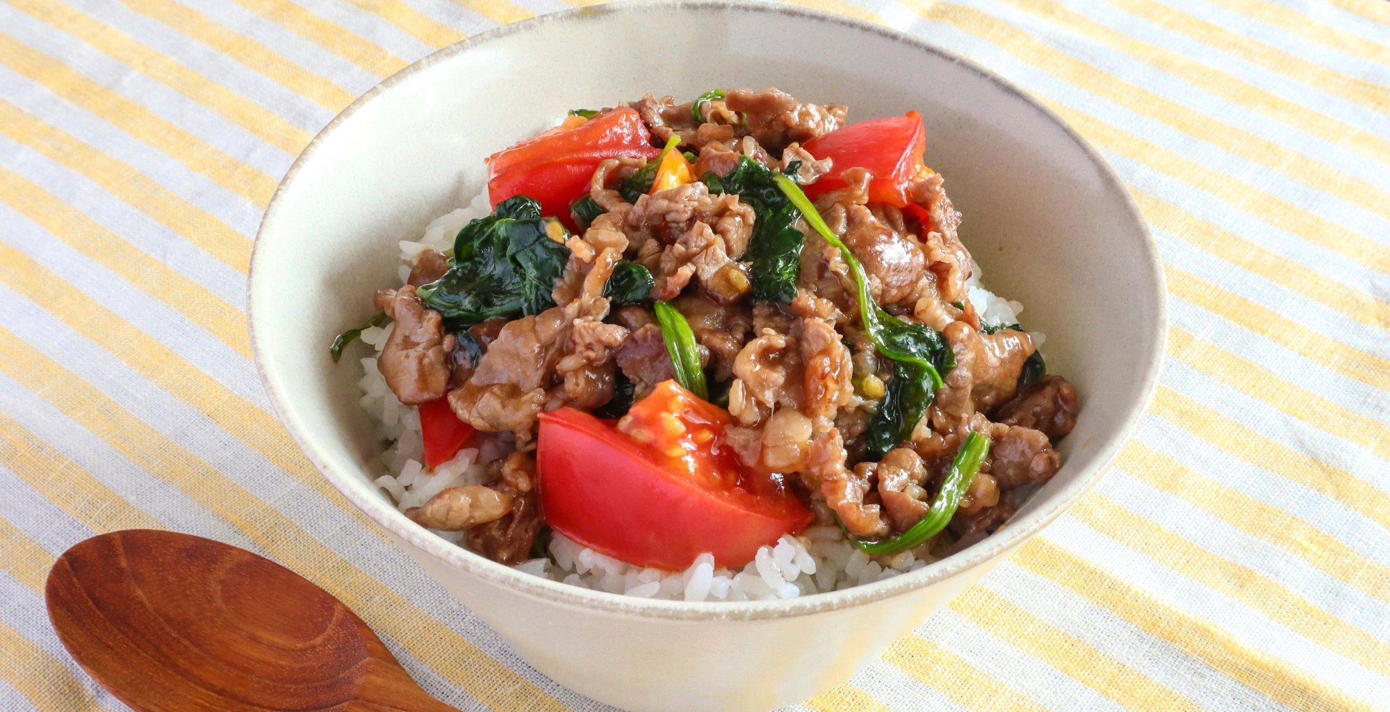 牛肉とトマトのオイスターソース炒め丼