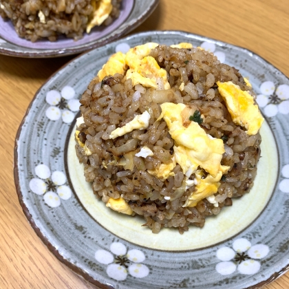 卵のカタマリが大きいですが別に炒めるので色鮮やか♪余った餃子のタネをどうしようか迷っていたので助かりました！全く余り物とは気付かれず★レシピに感謝です！