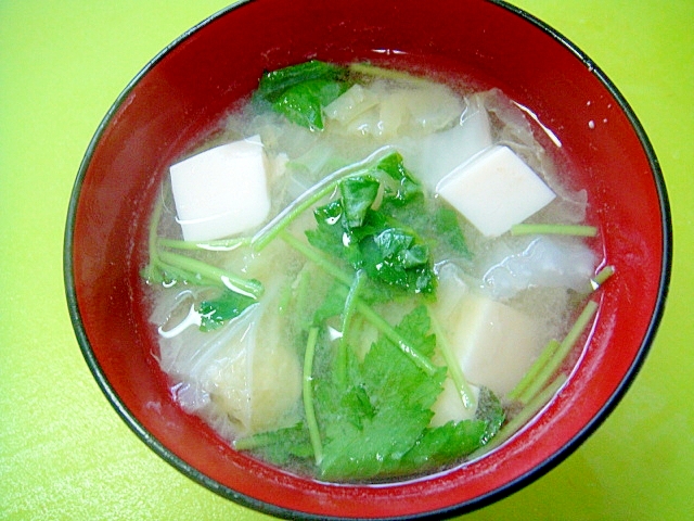 白菜と豆腐三つ葉の味噌汁
