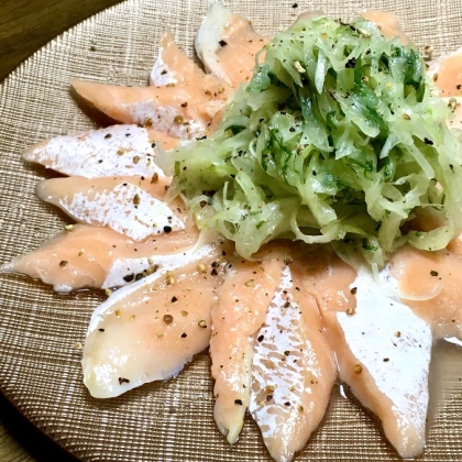 大葉が余っていたので足したら玉ねぎが緑色になってしまいましたが、レモンの酸味が爽やかで美味しかったです♪