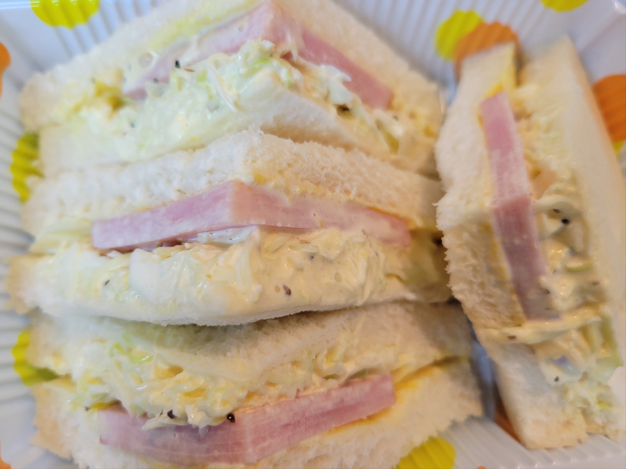 お弁当に!ハムとキャベツのサンドイッチ♪