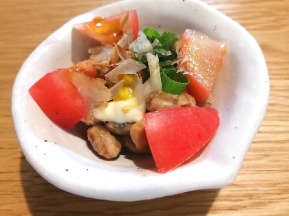 ミディトマトと小葱とかつお節のマヨ入りひきわり納豆