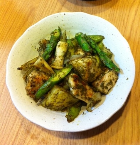 洋風おかず♪鶏肉と野菜のジェノベーゼ炒め