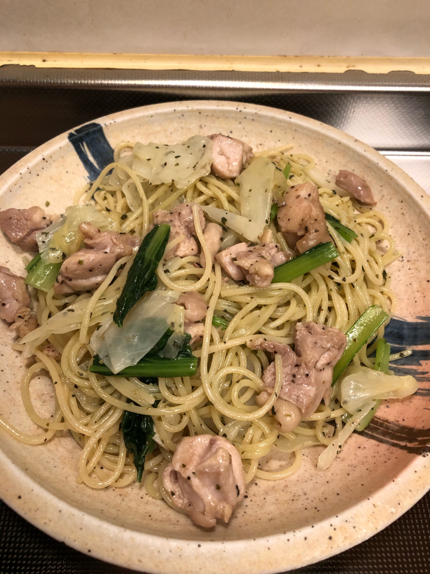 野菜たっぷり♪鶏肉とキャベツと小松菜のジェノベーゼ