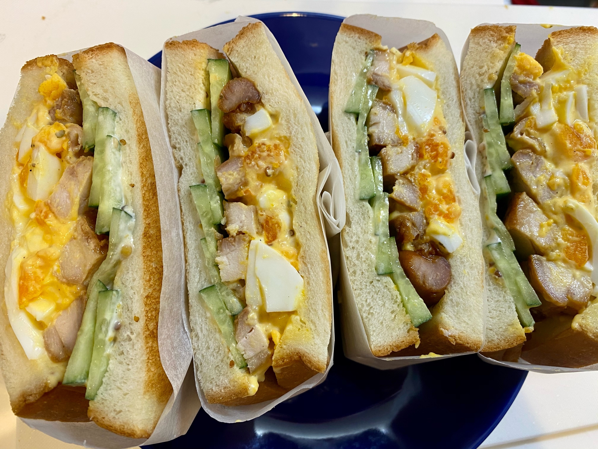 照り焼きチキンとたまごサンドイッチ