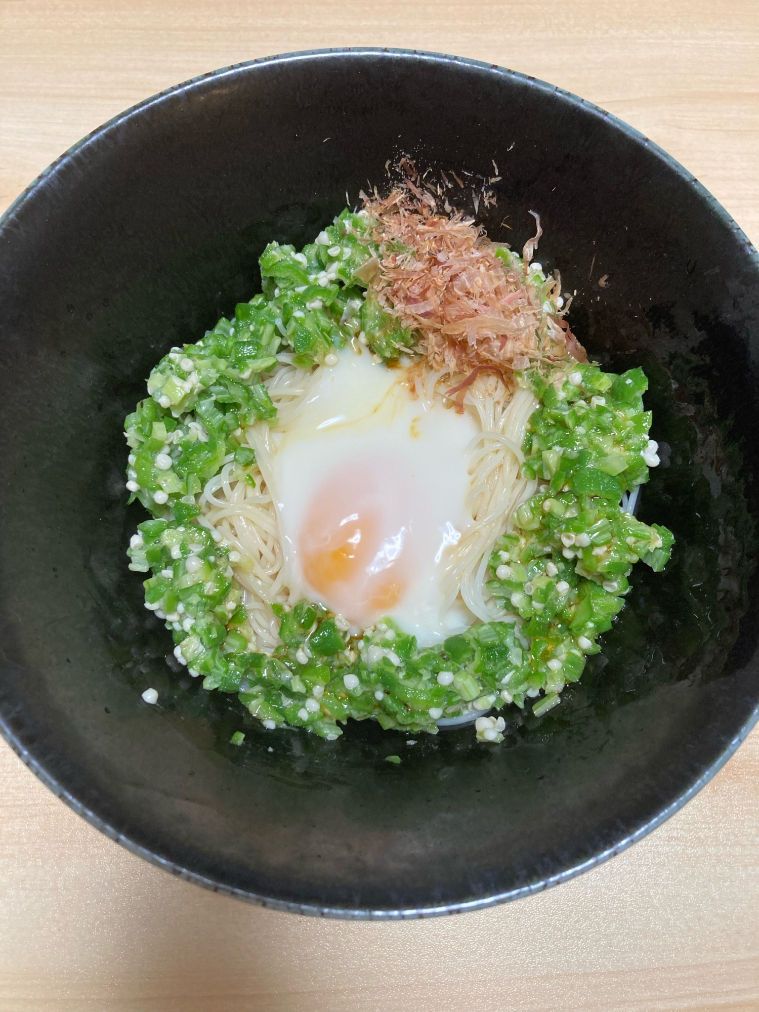 ネバネバオクラの温玉のせ素麺