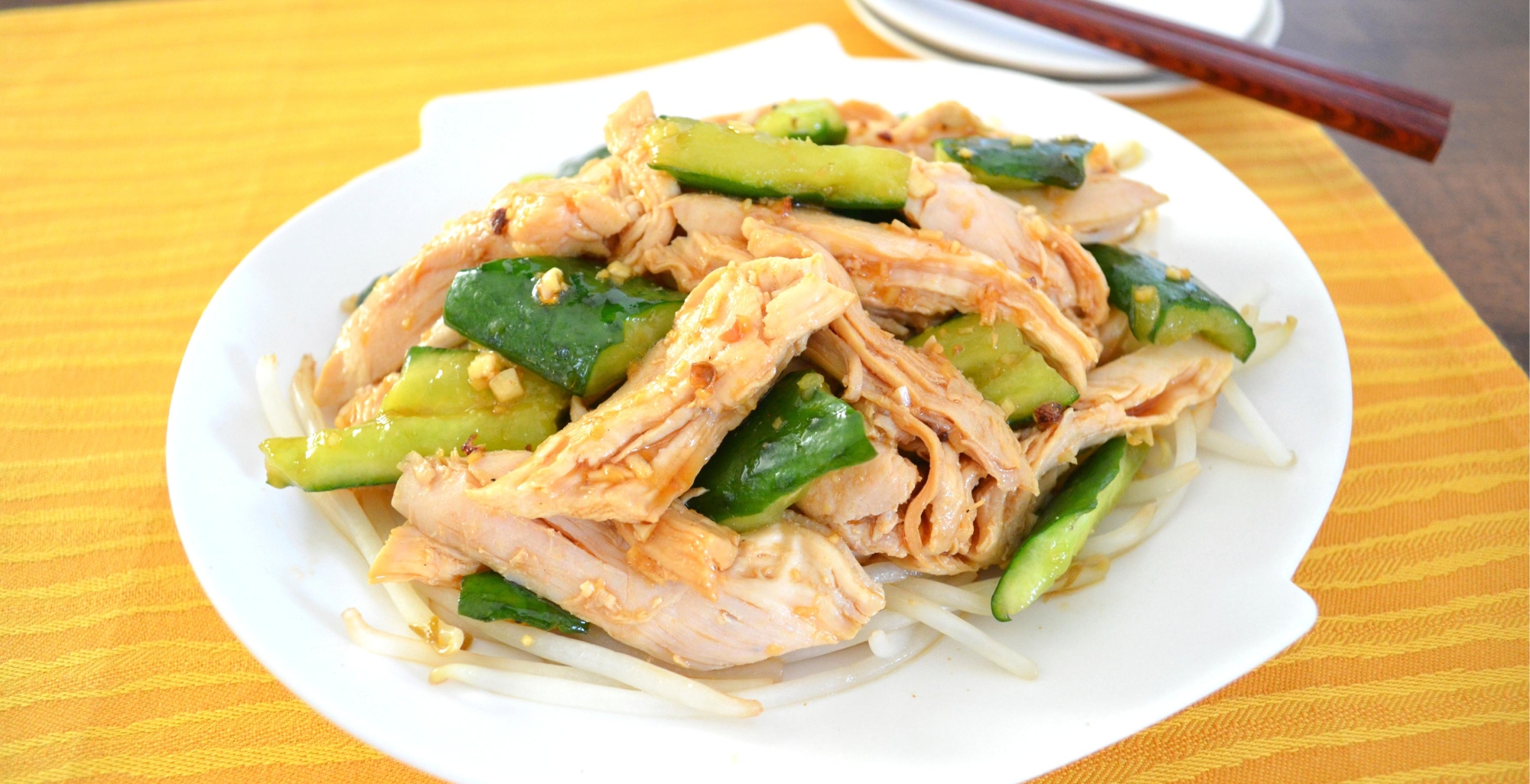 鶏むね肉ときゅうりのよだれ鶏風